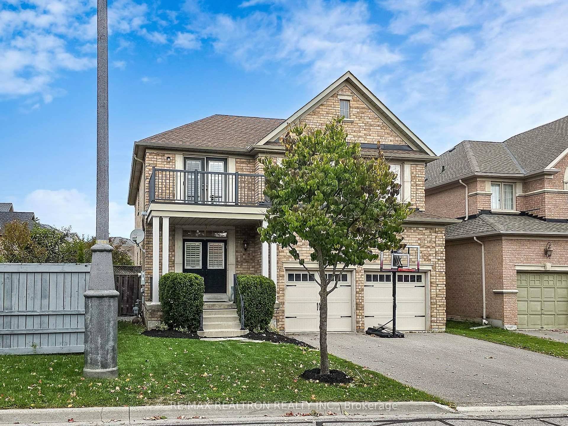Inspired Living in Upper Thornhill Estates.