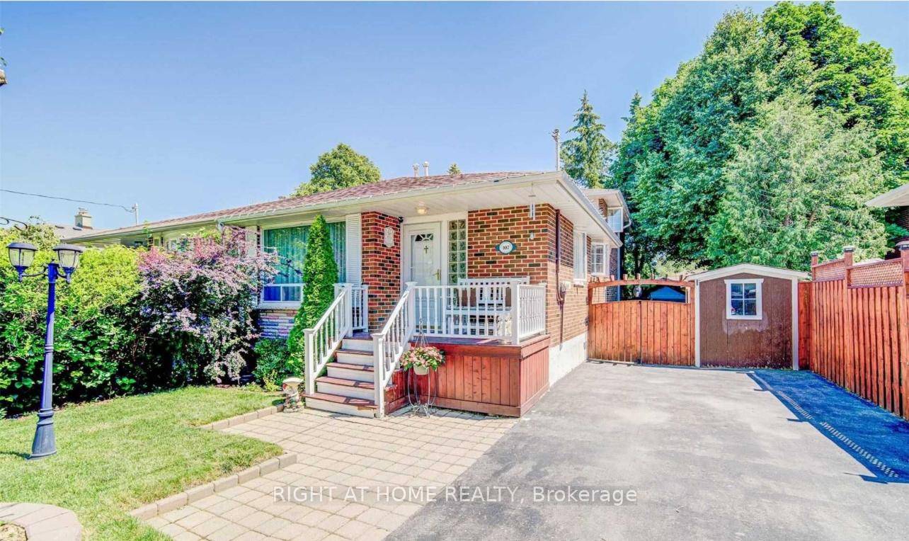 Spacious and bright private Rear unit in a well maintained 4 level backsplit semi detached home, located in a quiet, family friendly neighborhood !