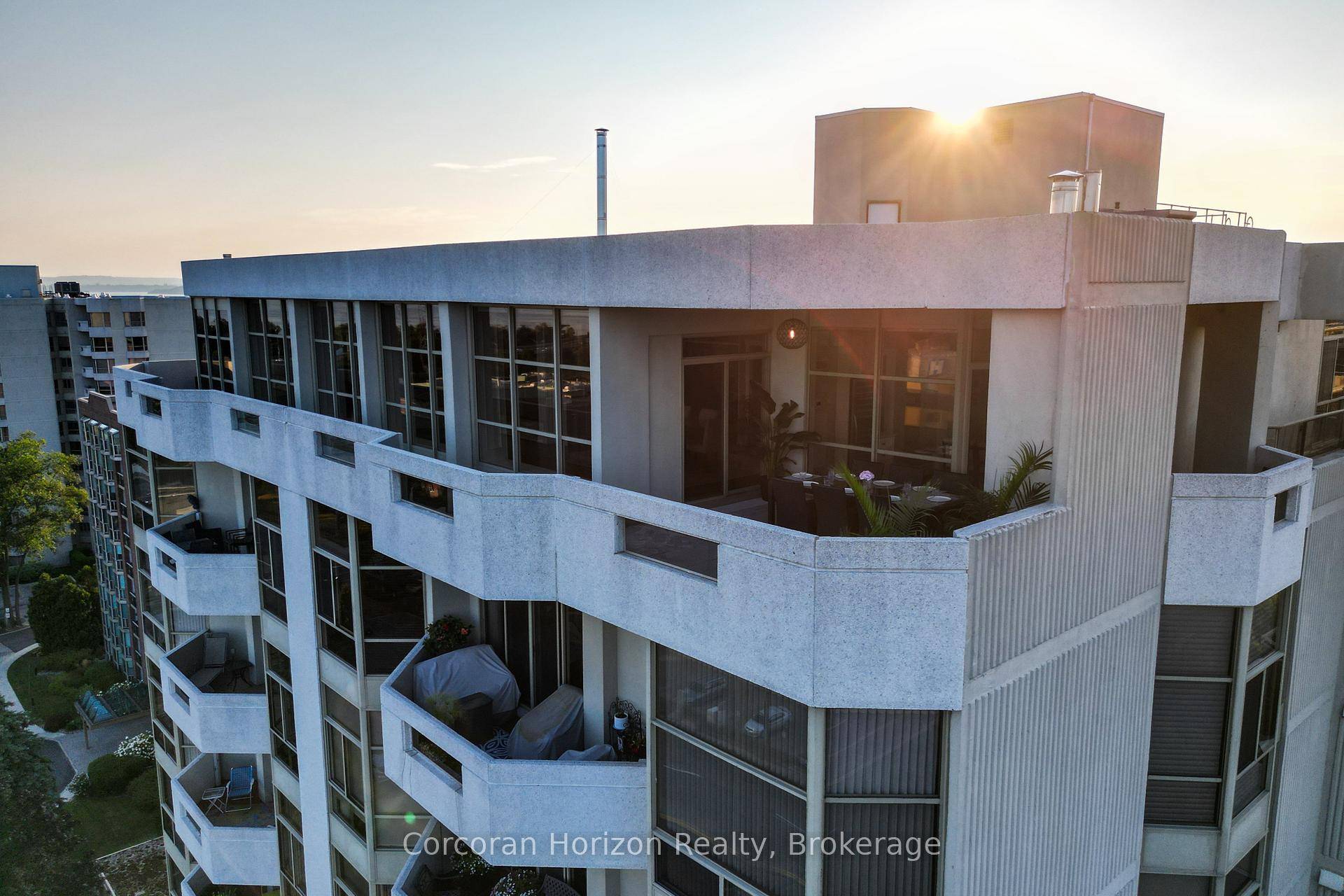 This extraordinary penthouse is the only residence on the top floor of this fabulous tower, offering unmatched privacy and exclusivity.