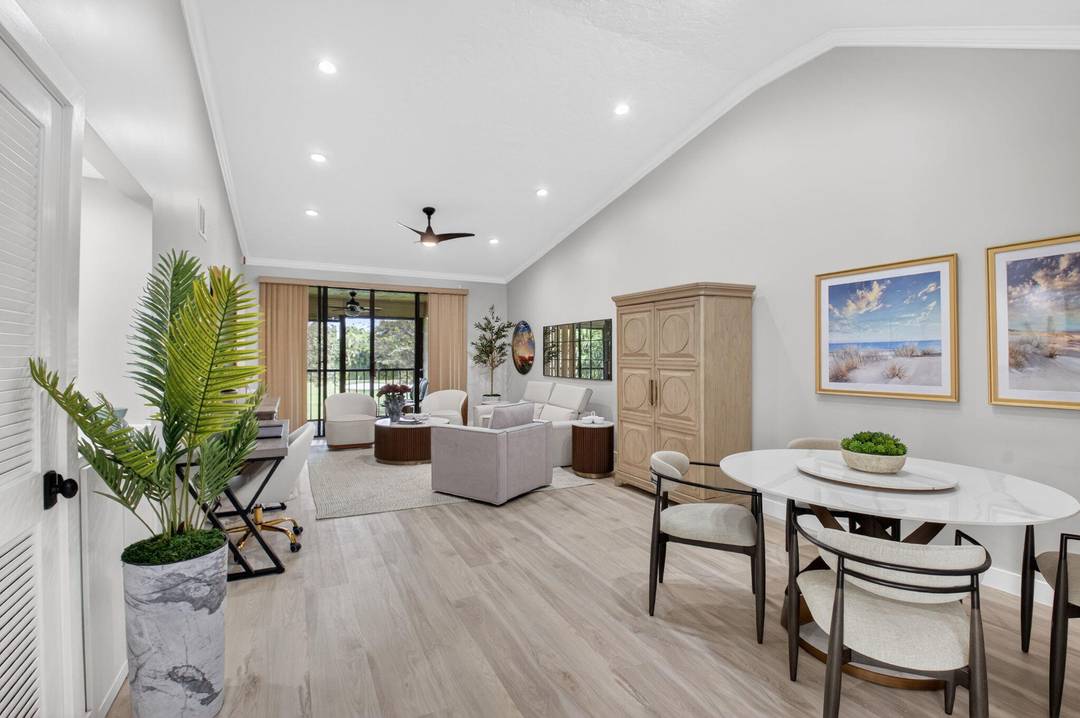 FANTASTIC 2 BEDROOM, 2 BATH CONDO ON GOLF COURSE, COMPLETELY RENOVATED AND WITH FULL MEMBERSHIP.