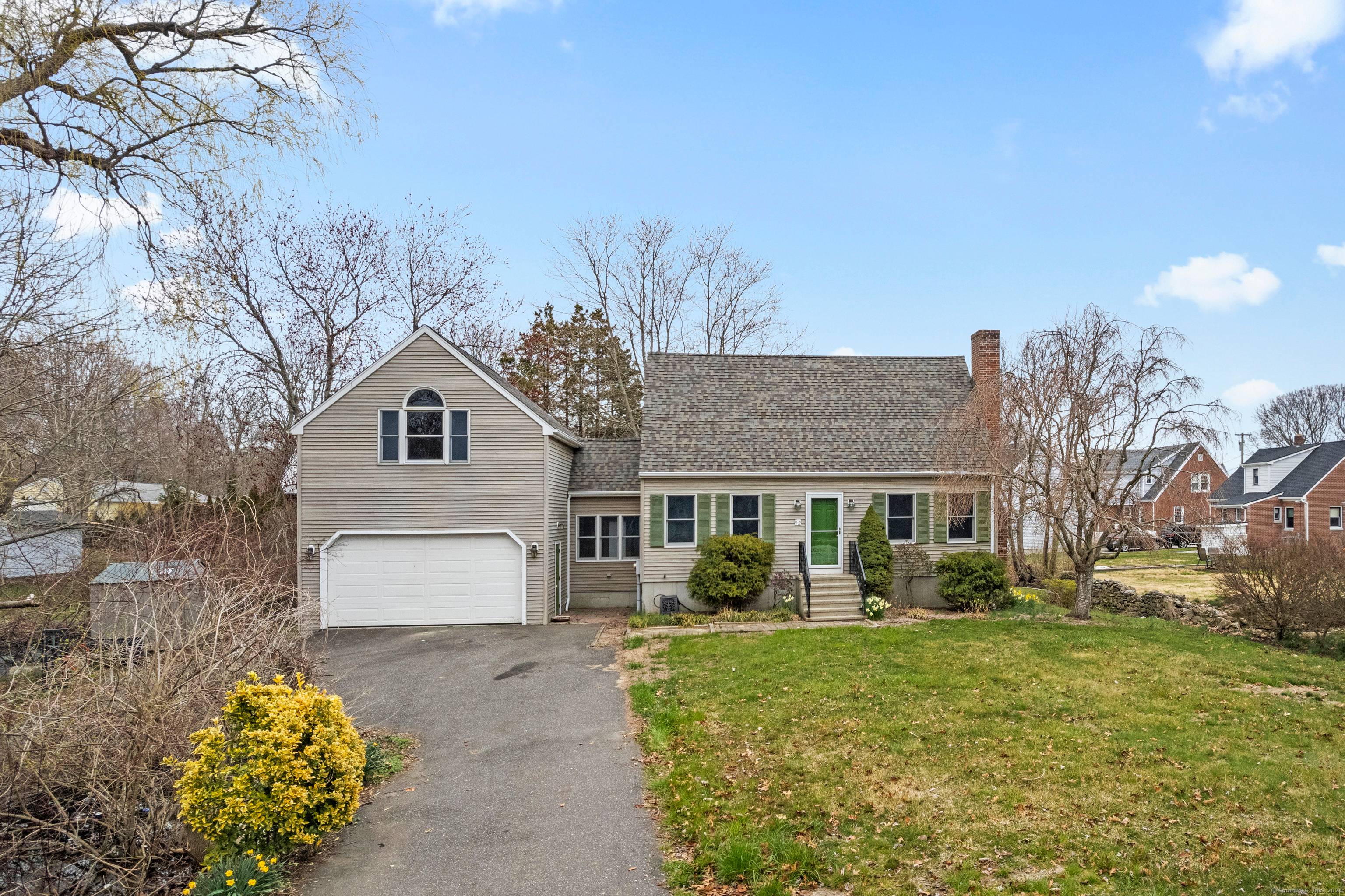 Welcome to this charming three bedroom, two full bathroom Cape located in Westbrook, CT !