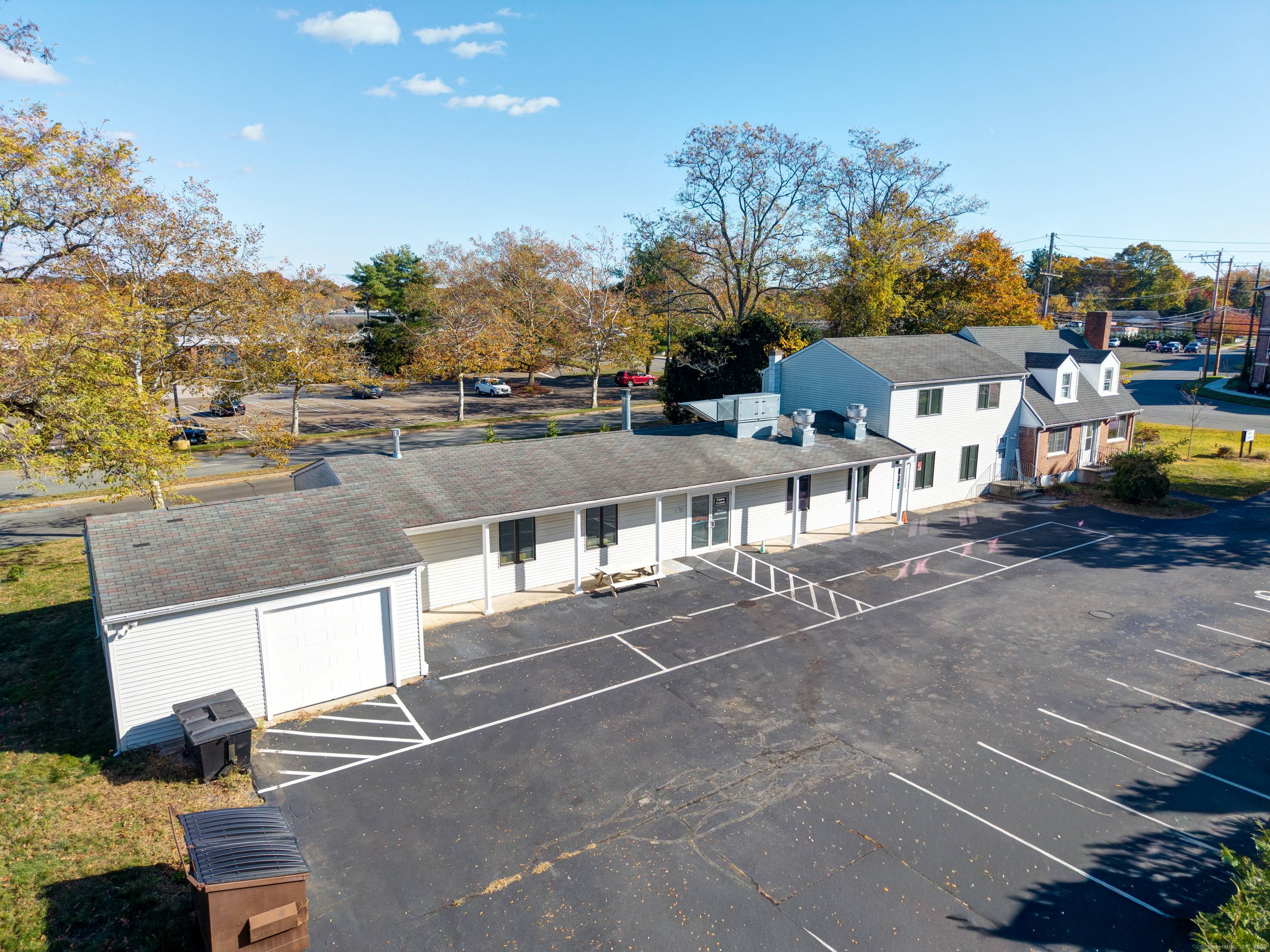 VERSATILE MIXED USE COMMERCIAL RESIDENTIAL BUILDING PRIME OLD SAYBROOK LOCATION Welcome to 93 Elm Street, Old Saybrook a rare mixed use property offering income stability, high visibility, and unmatched flexibility ...