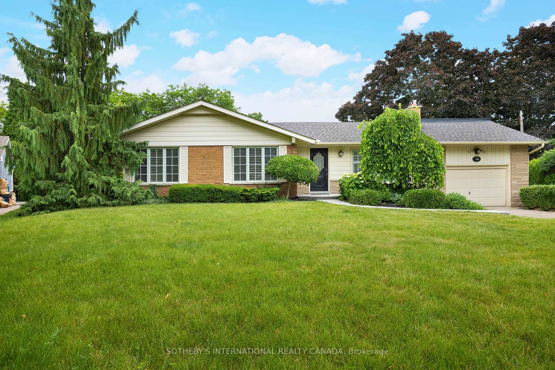 Welcome to this fabulous home in the highly sought after Shoreacres neighborhood, nestled within the prestigious Tuck School district.