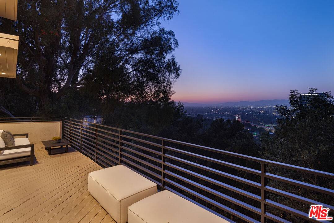 3564   Multiview Dr 3BR Hollywood Hills East La