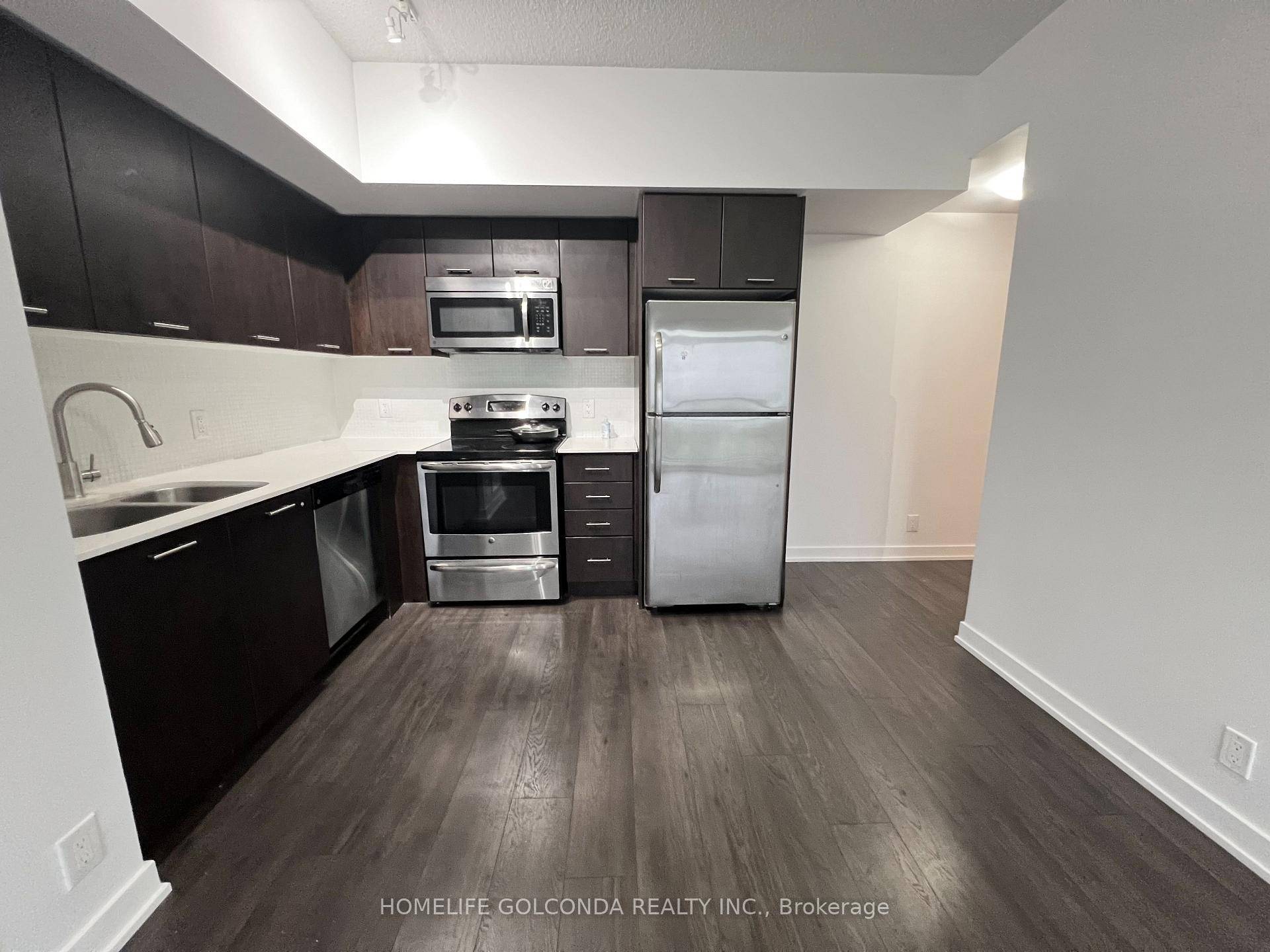 Luxury Westlake 2 condo, bright and spacious 2bed unit that comes with parking amp ; locker.