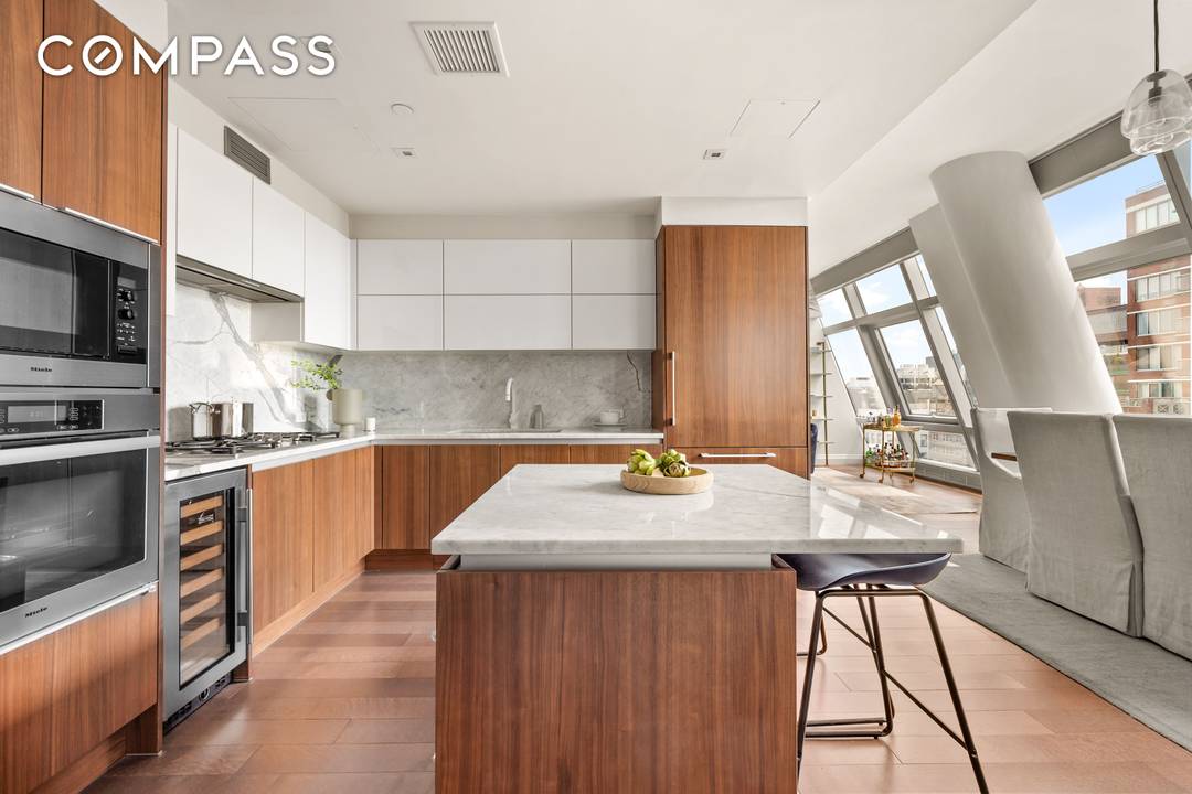 Designer sun flooded 2 bedroom 2.