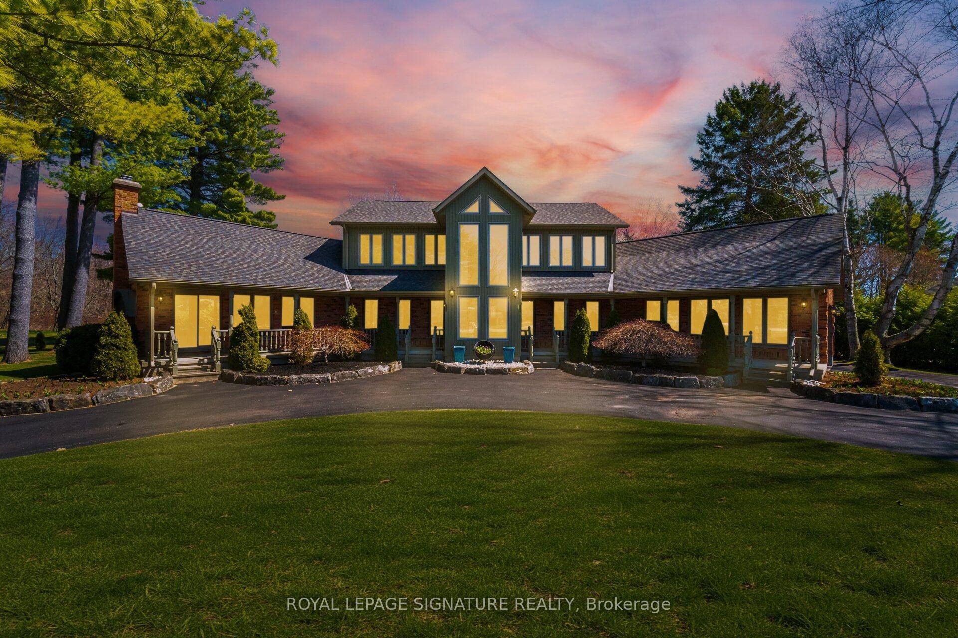 Stunning Country Estate !