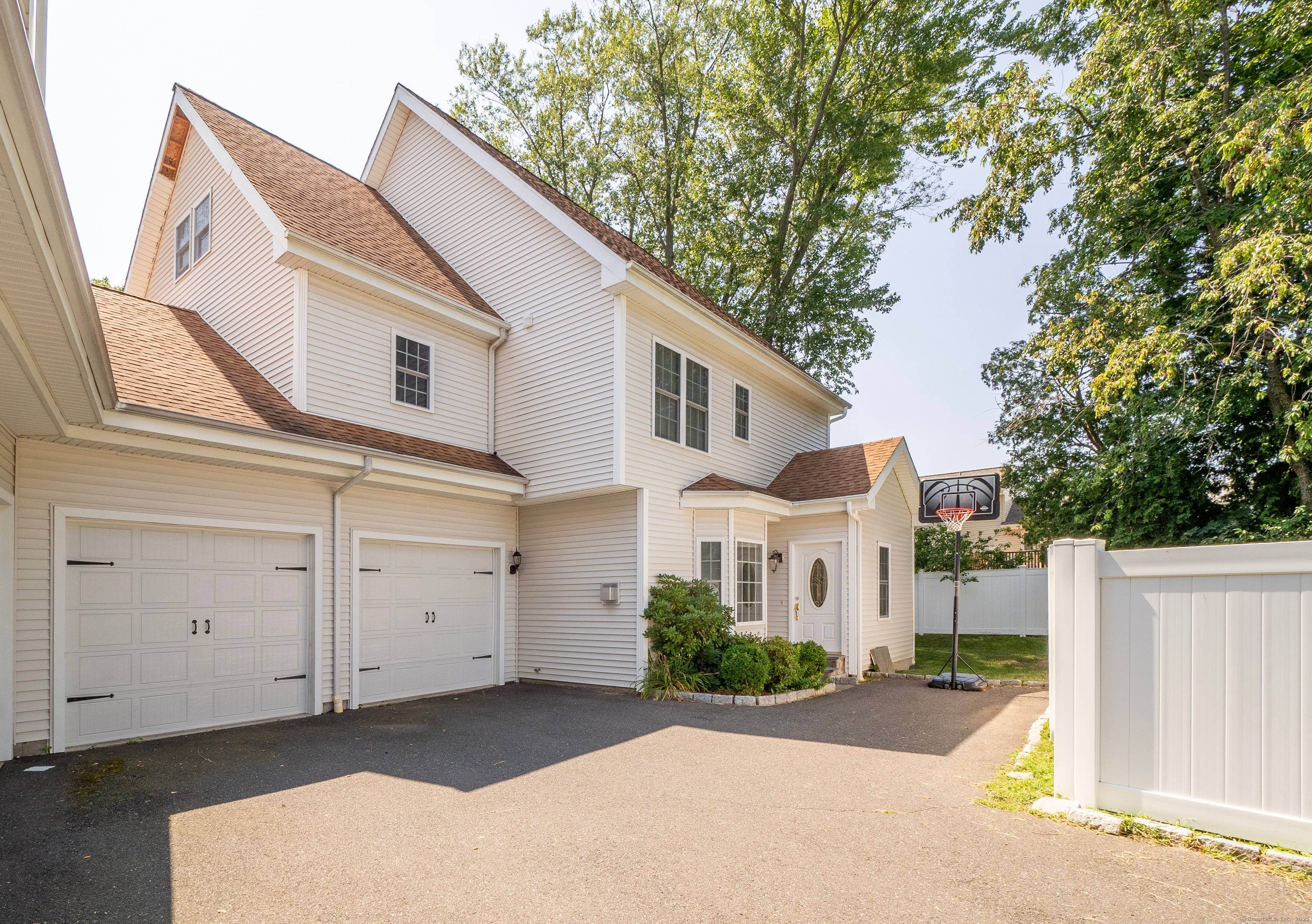 A condo that feels more like a stand alone home !