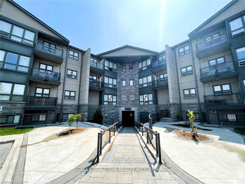 FULLY FURNISHED MOVE IN READY !