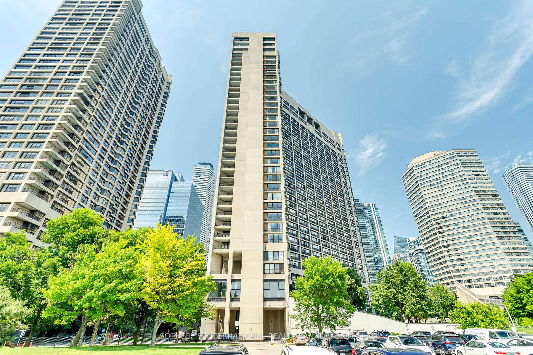 Truly unique, 1452 SqFt sub penthouse is offering unobstructed East, South amp ; West lake views from everyroom.