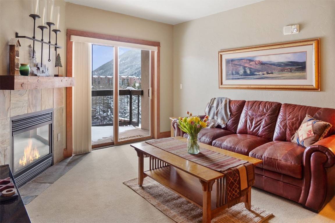 Spacious Top Floor Condo at Oro Grande Lodge in Keystone offers Ski Slope Views and Gorgeous Sunrises over Independence Mountain and the Continental Divide.