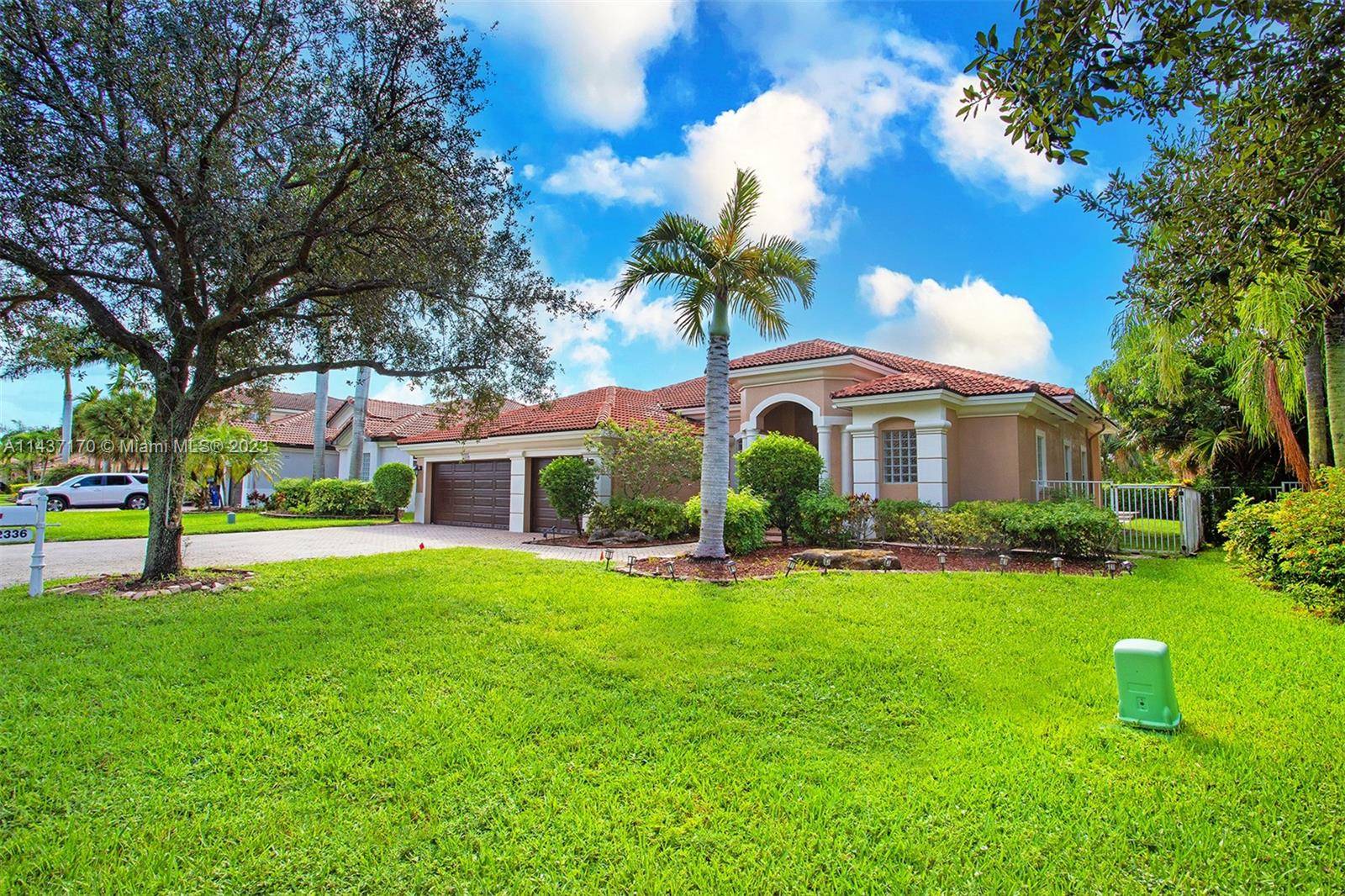 GREAT OPPORTUNITY ! The LOWEST PRICE in the Prestigious Gated Community of BAY POINTE at WYNDHAM LAKES WEST in CORAL SPRINGS.