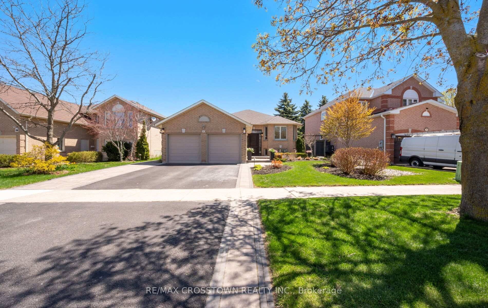 Located in a mature, sought after neighbourhood, this fully upgraded 3 bed, 2 bath bungalow blends luxury, comfort, and style.