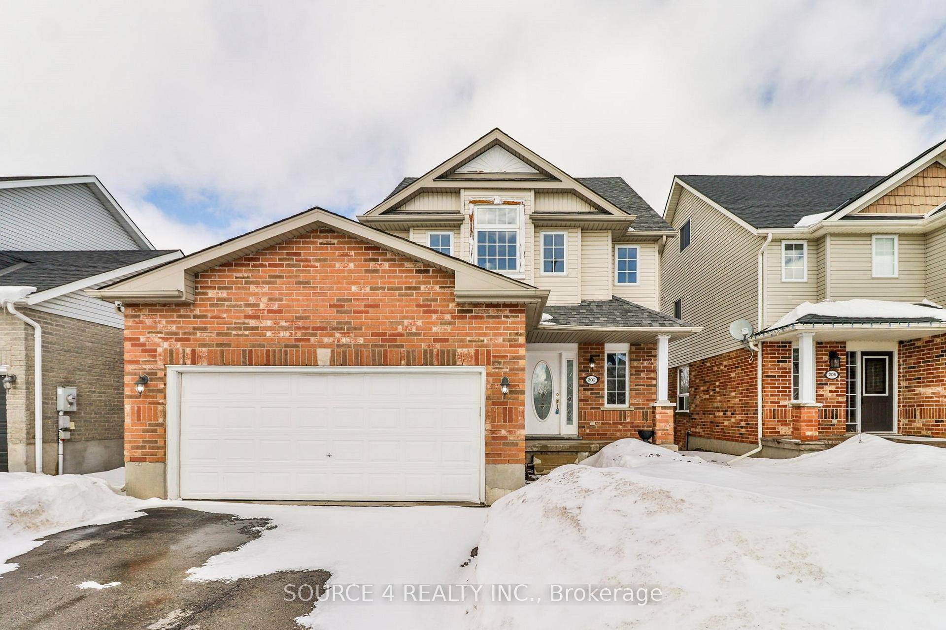 Power Of Sale Stunning 3 Bedroom Home Located On A Quiet Street, In Family Friendly Shelburne.