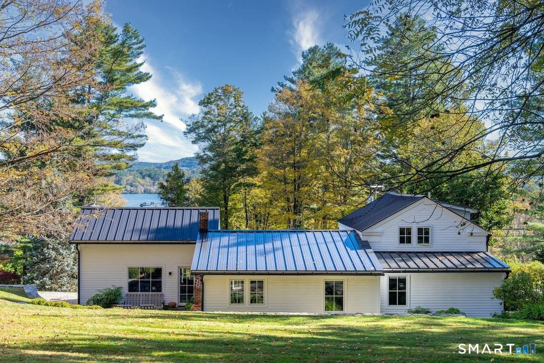 31 Belgo Road offers a beautifully designed 2 bedroom, 2.