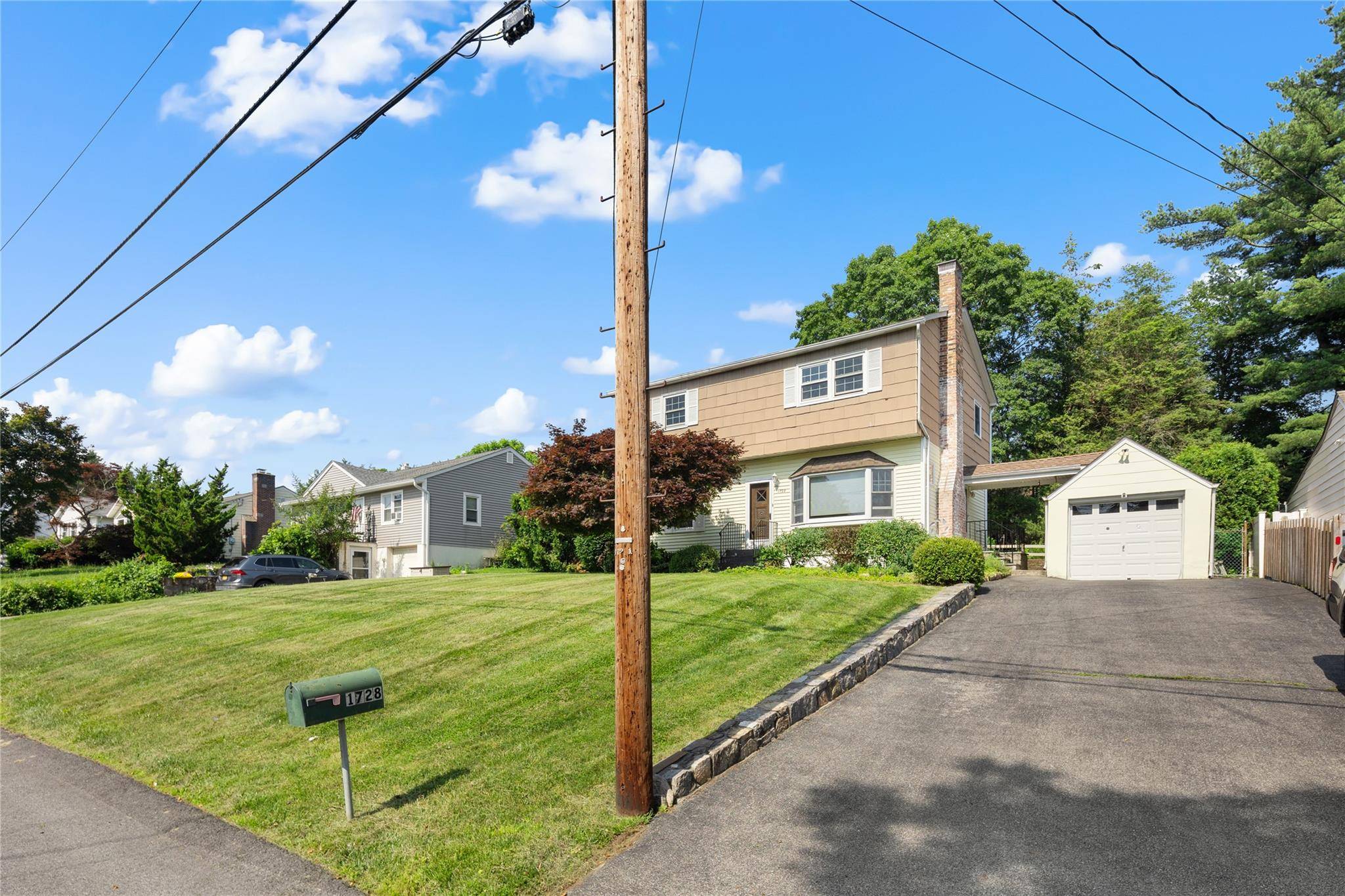 Welcome to this well maintained home nestled in the heart of Yorktown Heights !