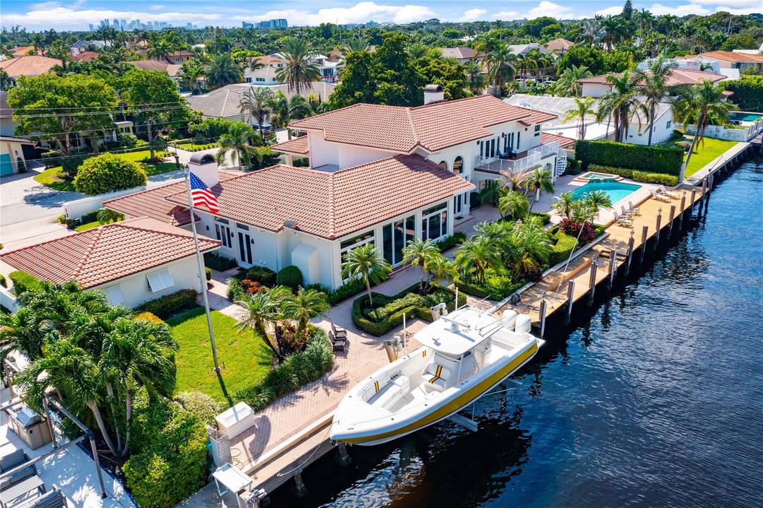 This fabulous 5 bedroom and 4.