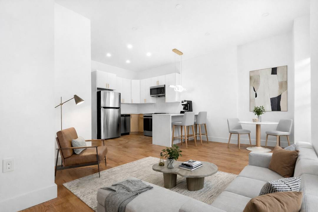 2 Bed 1 Bath Top Floor, Bright amp ; Spacious This top floor 2 bedroom, 1 bath apartment offers the perfect blend of modern finishes and classic Harlem charm, all ...