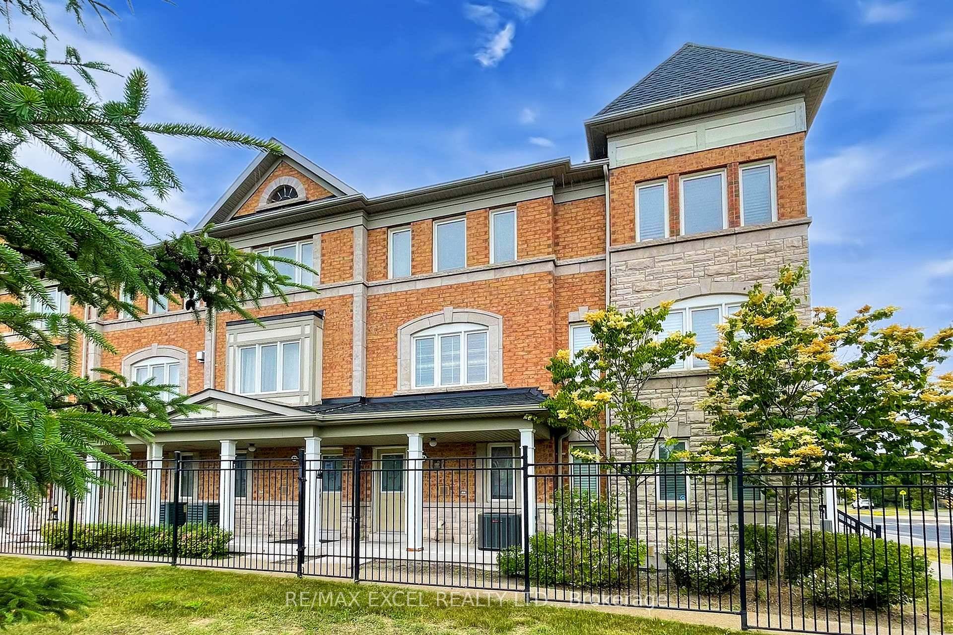 Rarely Offered For Sale One Of Only 10 Townhomes In The Desirable Greensborough Community Of Markham Spacious amp ; Stylish 2 Bedroom Den Townhome Approx.