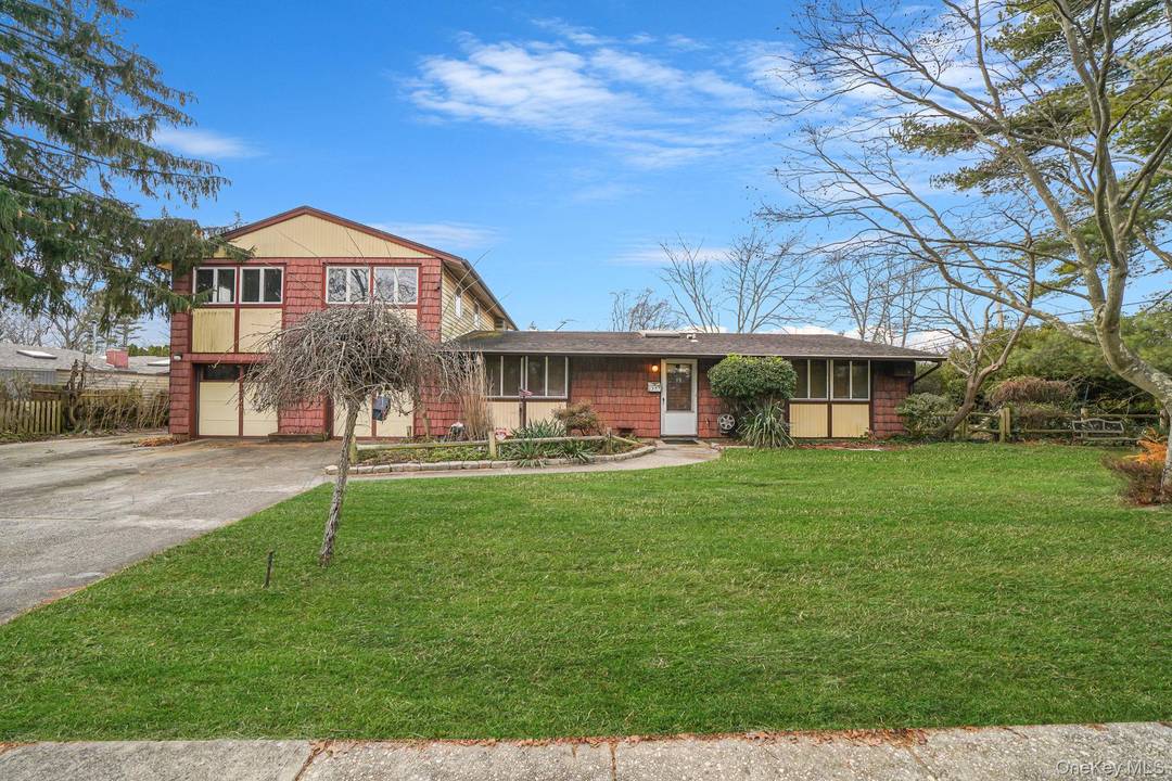 The Potential in this Spacious 6 Bedroom and 3 Bathroom Home is Perfect for the Buyer Looking to Put Their Own Personal Touch in Their Home with Endless Possibilities.