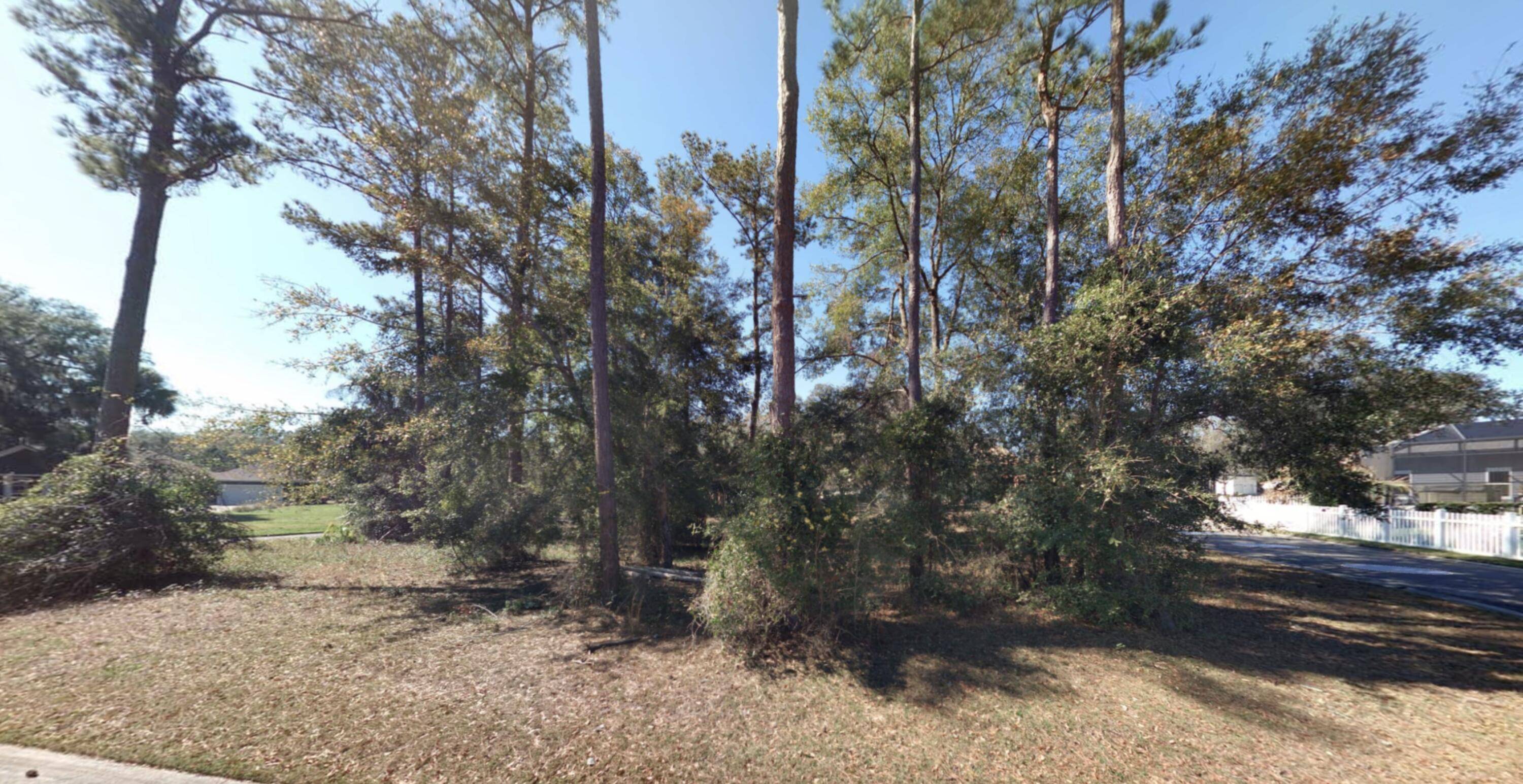 Build your dream home on this prime corner lot located in the desirable Lighthouse Point community of Yulee, Florida !