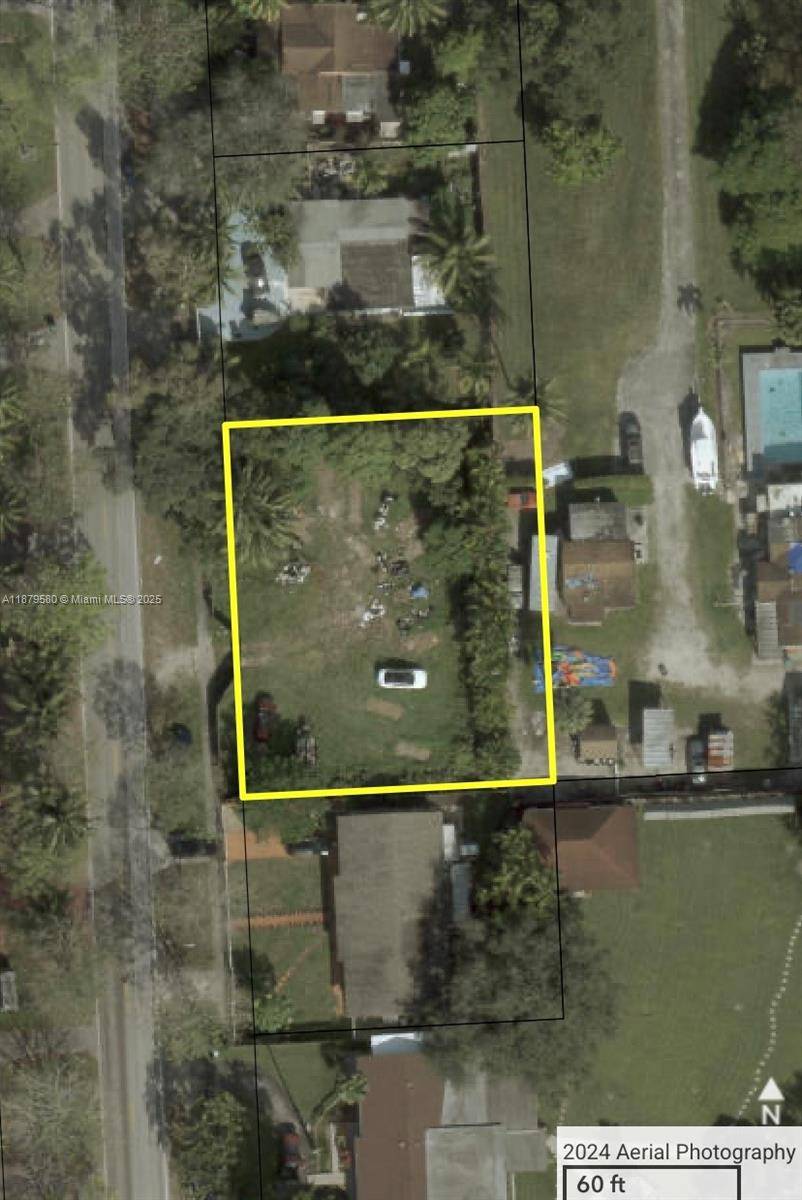 Discover a rare 12, 000 sqft corner lot in Biscayne Gardens, Miami Dade, perfect for your luxury dream home or investment project !