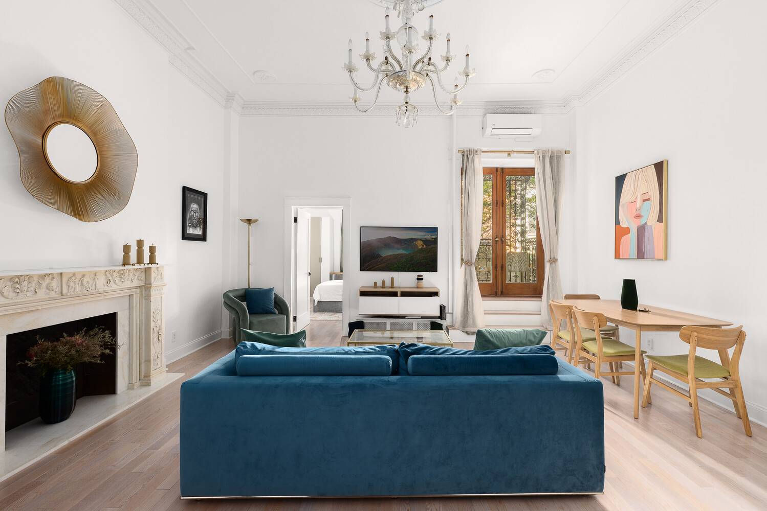 Alta Real Estate is proud to announce the sale of this spacious and charming one bedroom apartment at 133 West 75th Street, just around the corner from Columbus Avenue and ...