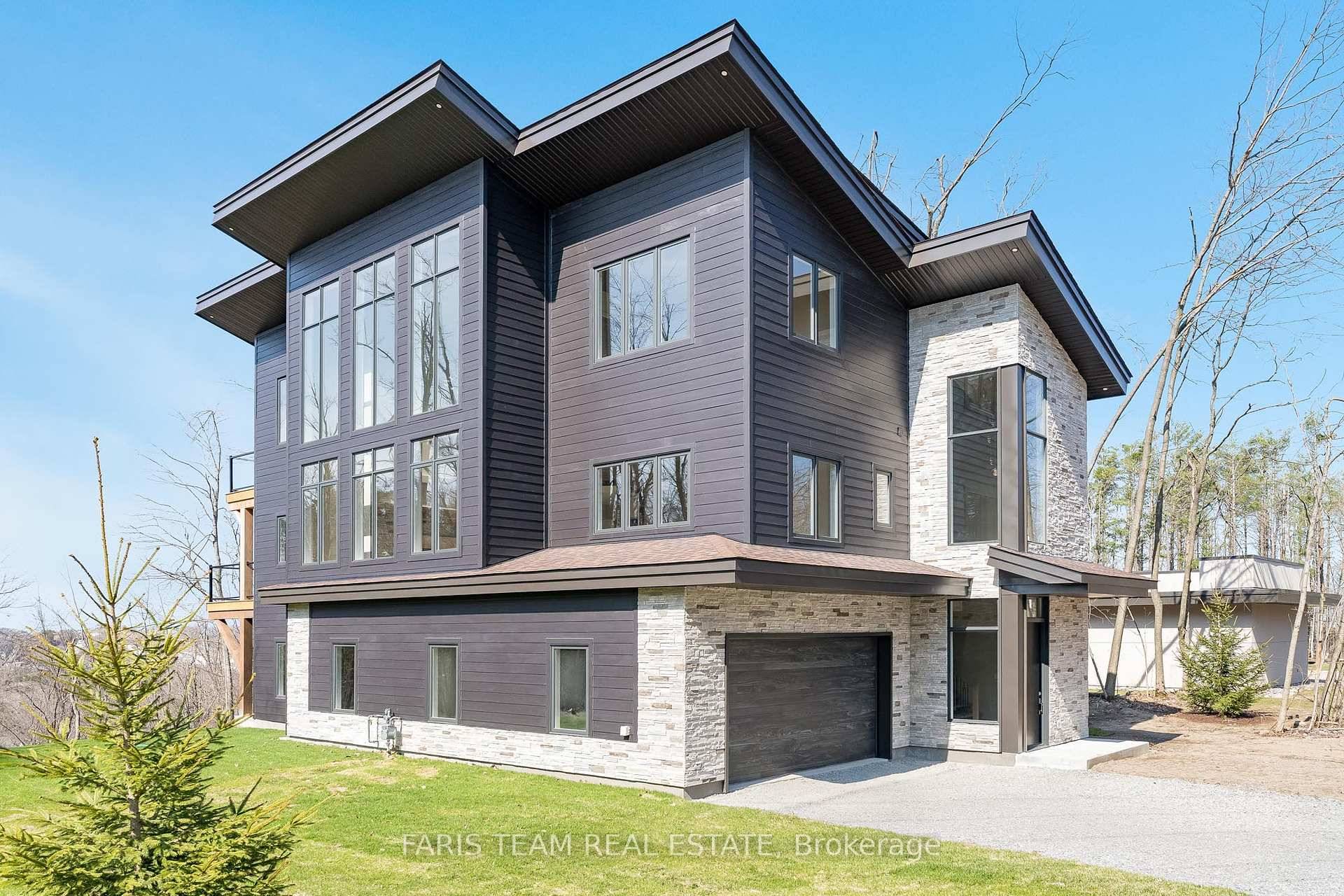 Top 5 Reasons You Will Love This Home 1 Horseshoe Valley's newest modern chalet delivering a stunning retreat where contemporary design meets nature, nestled on the hills, offering breathtaking western ...