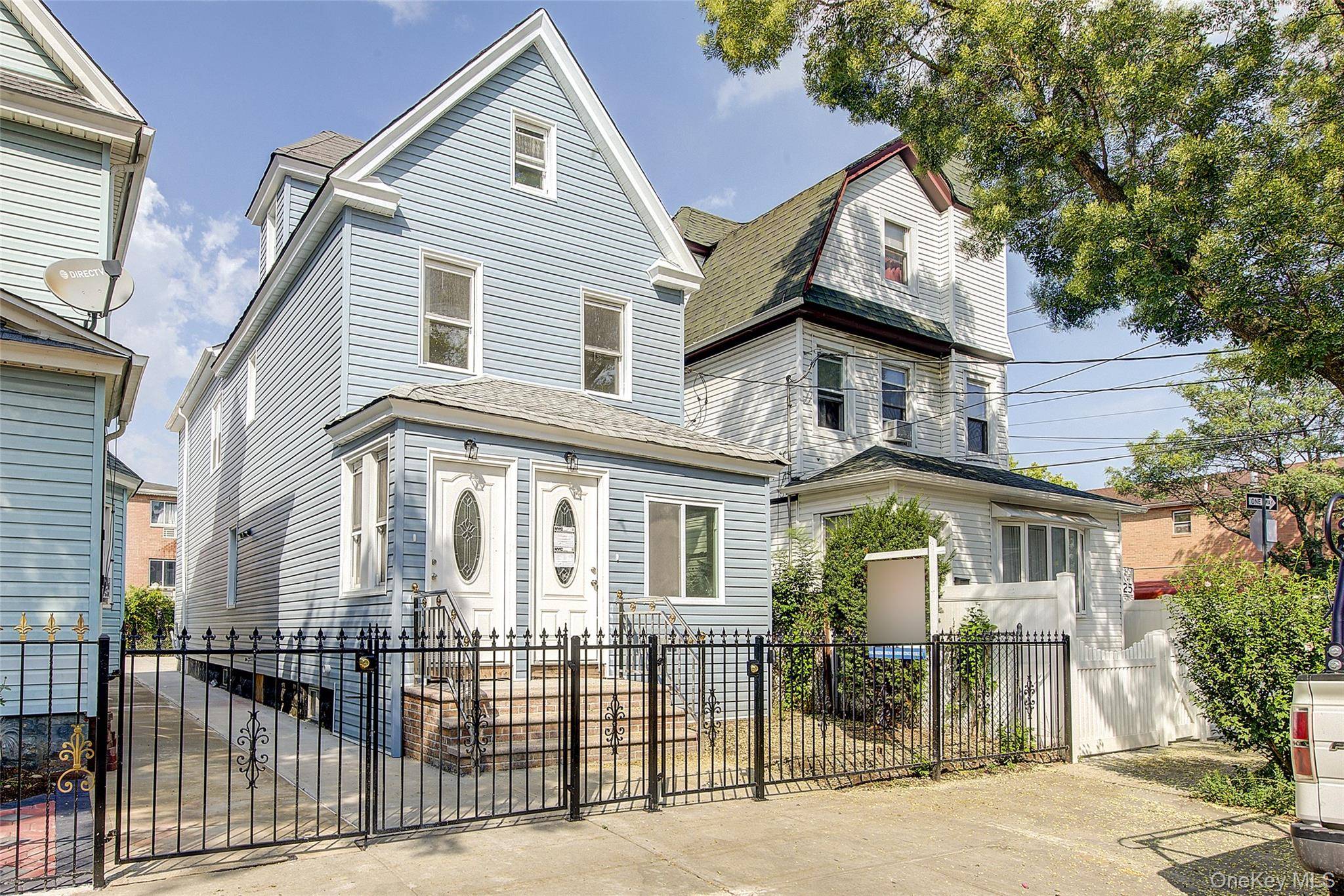 Seller Motivated ! Rare found New Constraction Prime Location in Jamaica !