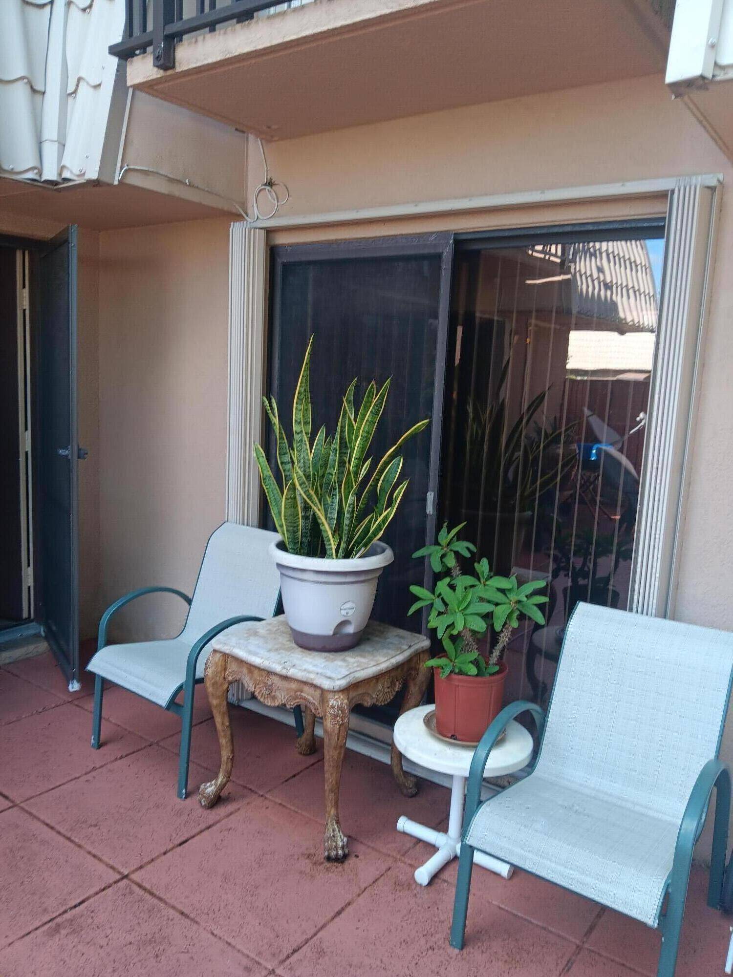 This townhouse is well maintained, both in and outside.