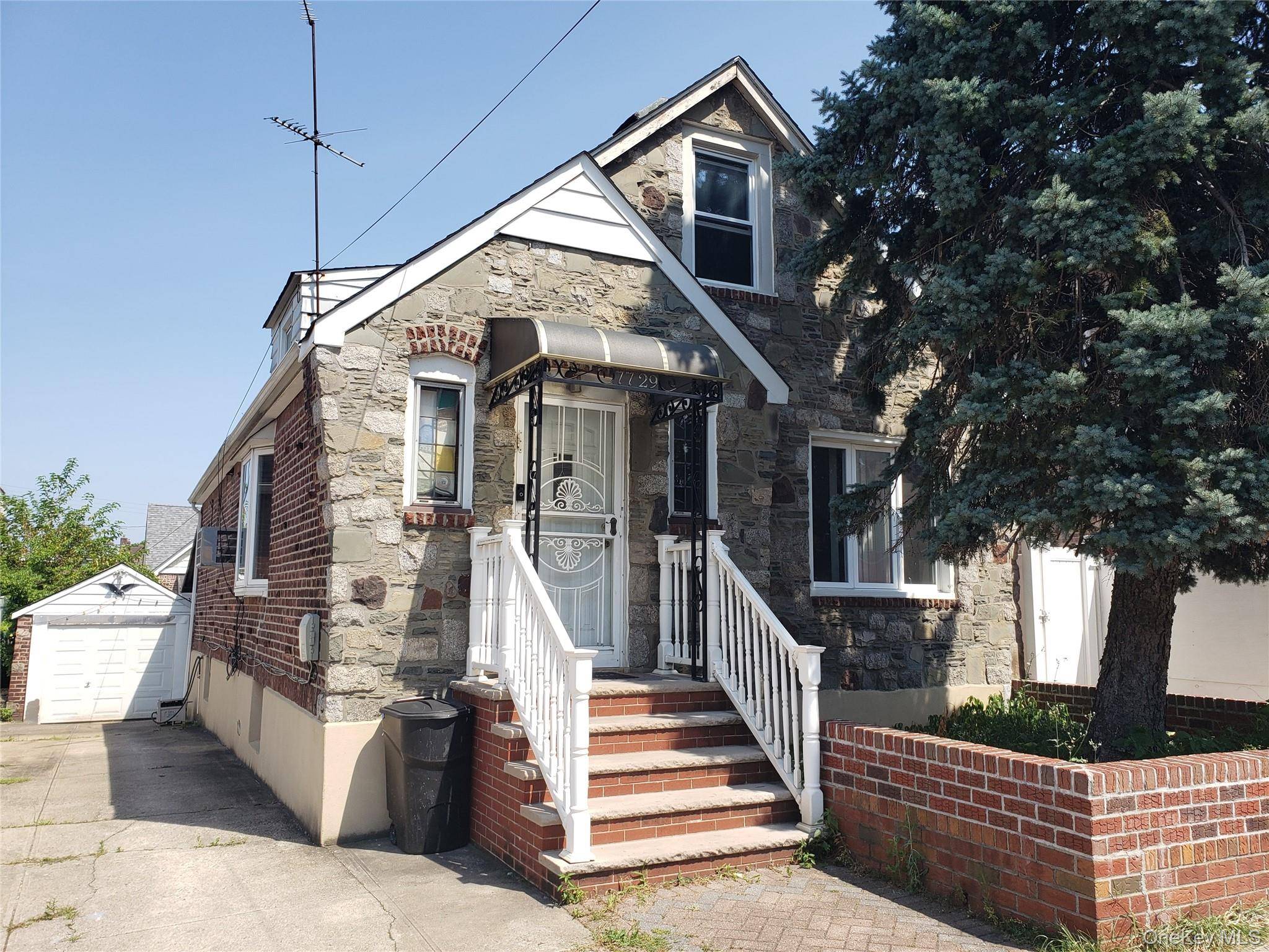 This detached brick one family home offers a huge main level with entrance foyer, living room, dining room, eat in kitchen, full bathroom and a primary bedroom !