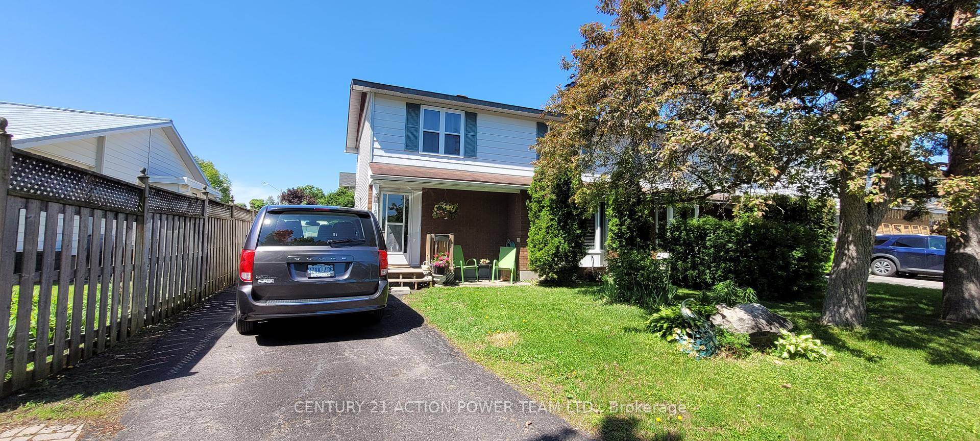 Welcome to 1829 Cloverlawn Crescent !