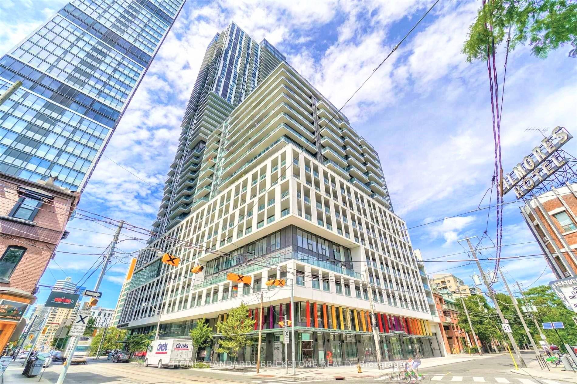 In the Heart of Downtown Toronto !