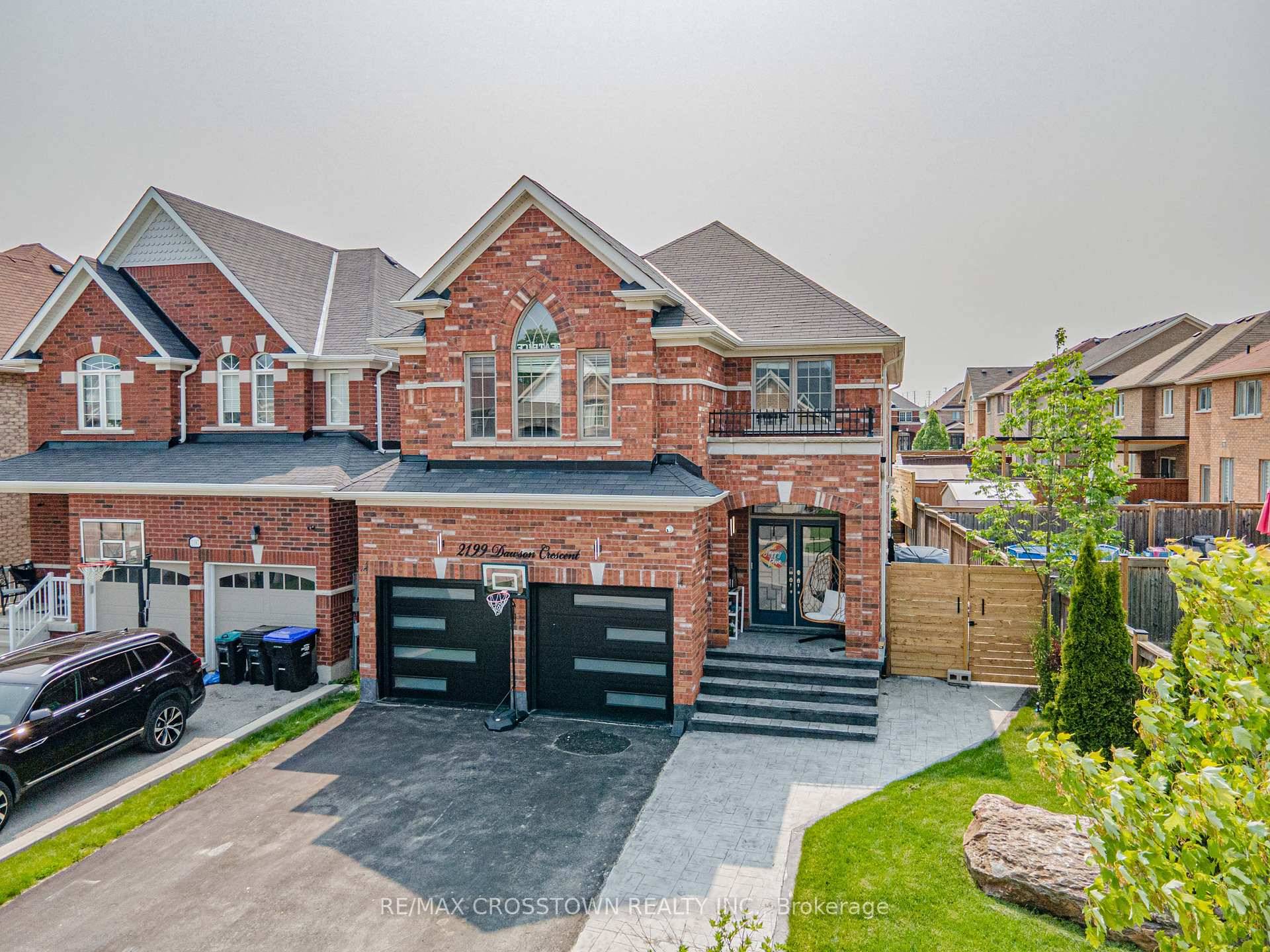 Step into this stunning 5 4 1 Bedroom home with 5 bathrooms.