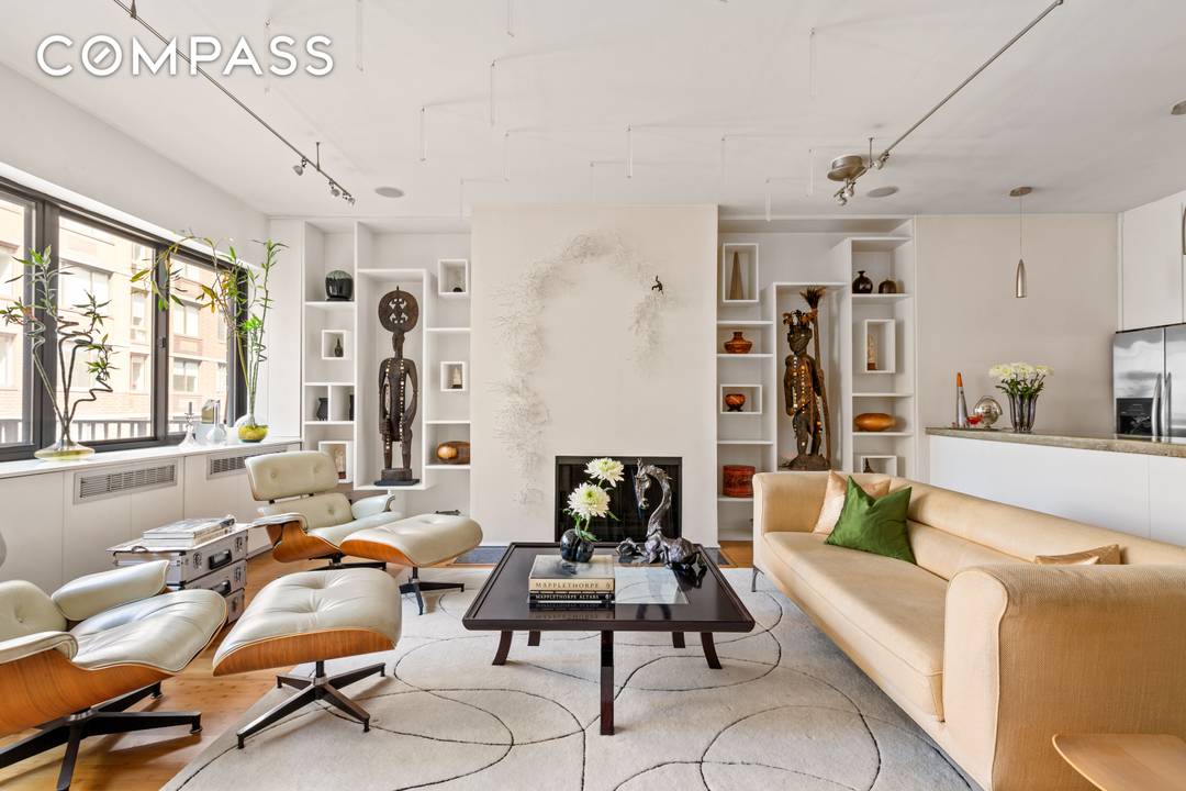 Luxury Loft Duplex w 35 foot terrace !
