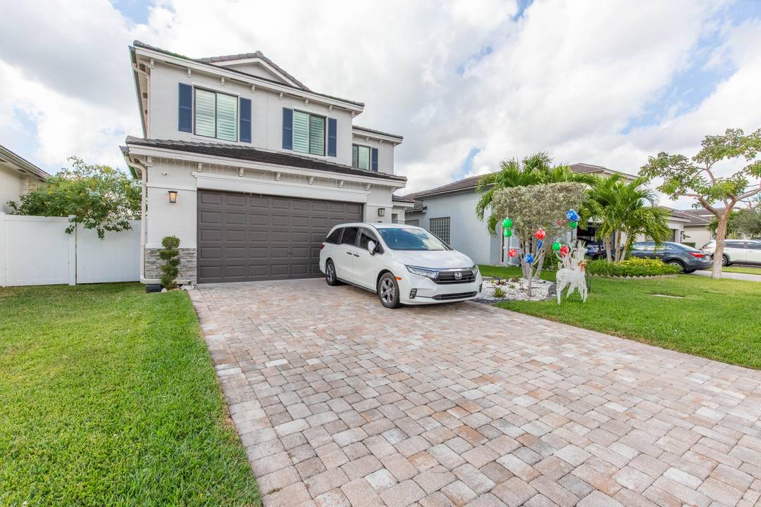 Beautifully maintained fully furnished 3 bedroom home with private pool, ideally located just 10 minutes from the new Polo Plyrs Club in Boynton Beach.