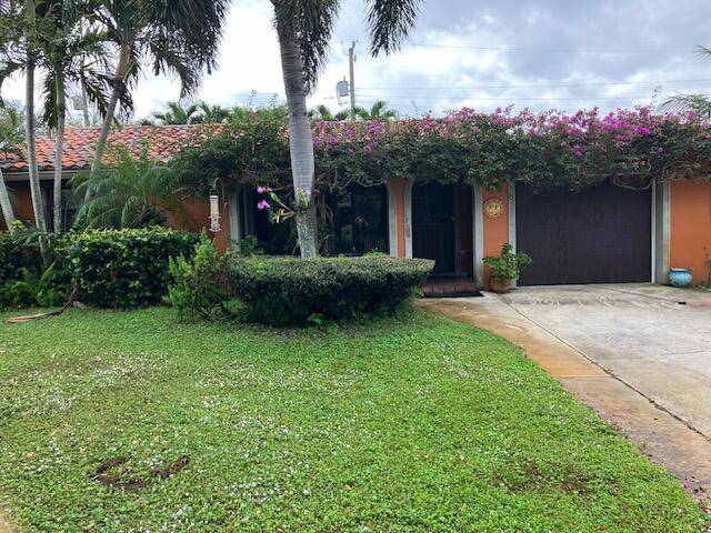 MAKE AN OFFER ! ! ! Charming 3 Bedroom Home with Deeded Intracoastal Waterway AccessDiscover coastal living at its finest with deeded access to the beautiful Intracoastal Waterway, just steps ...