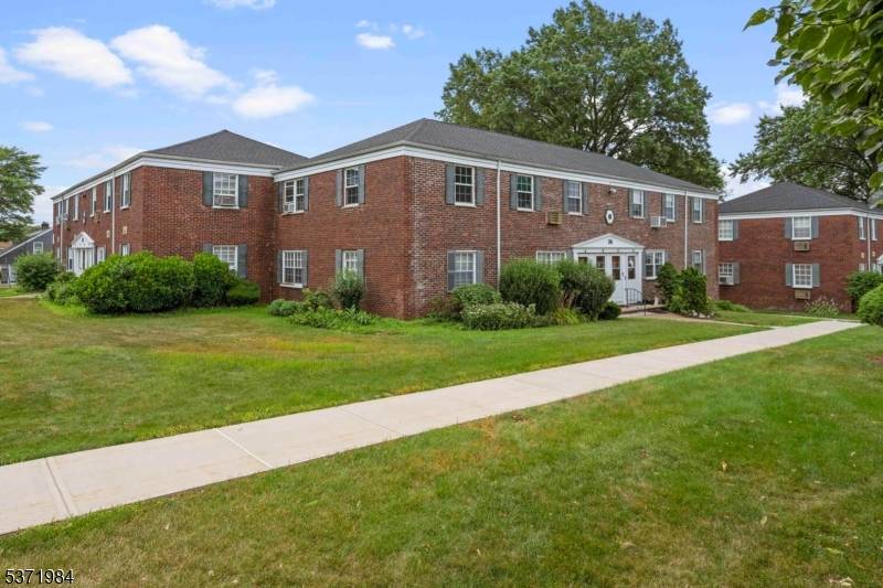 A stunning first floor unit !