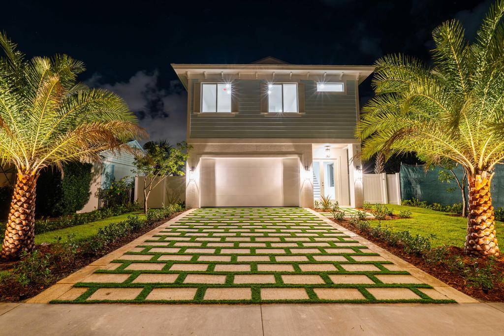 New construction, move in ready, 2899 total sq ft on Auburn Drive in the desirable College Park neighborhood of Lake Worth Beach just one block from the Intracoastal waterway.