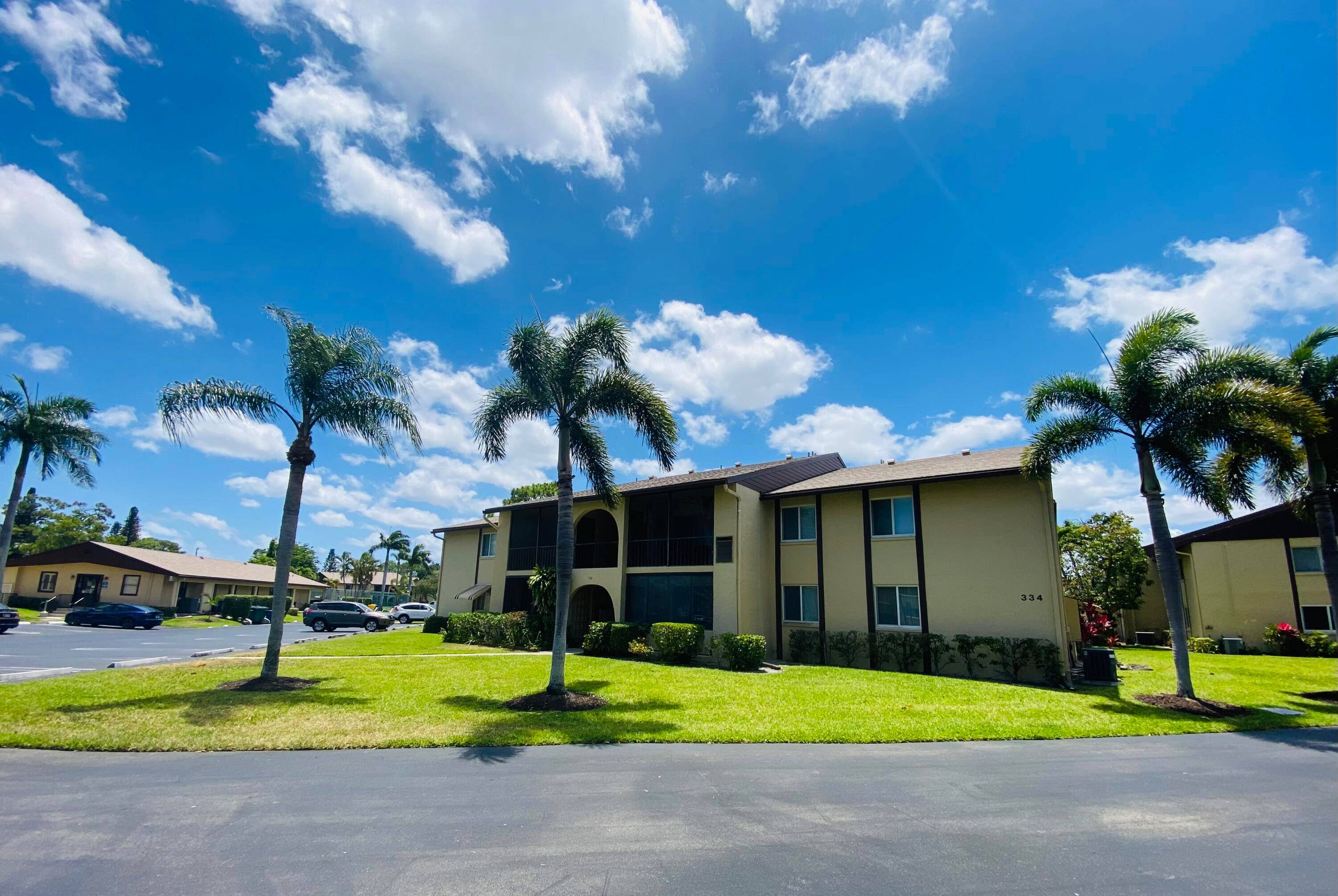 LOCATION LOCATION ! ! Gorgeous apartment located in the heart of Greenacres with new ceramic tile floor, laundry inside and the pleasure of enjoying many amenities in this wonderful 55 ...