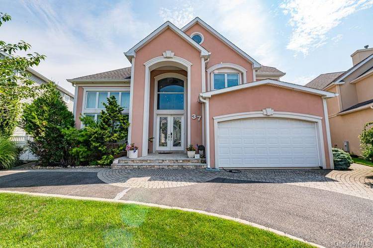 Luxury waterfront rental !