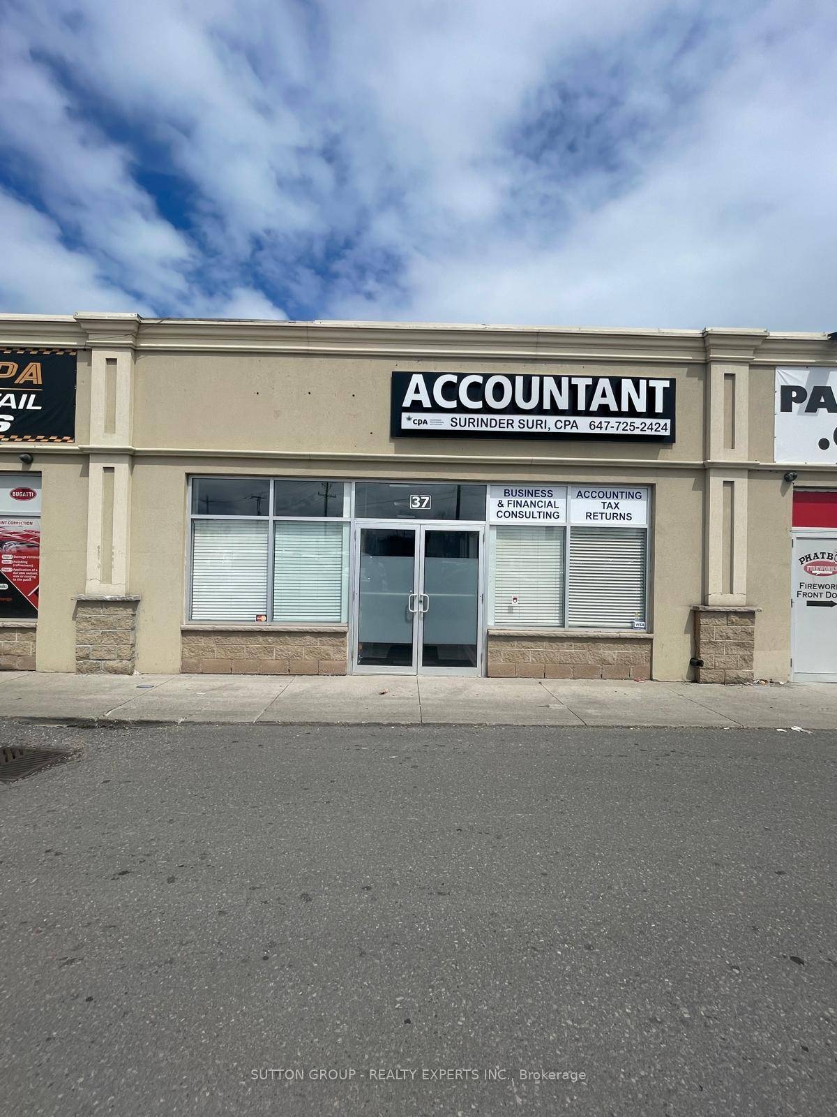 Prime Commercial Office Unit for Sale !