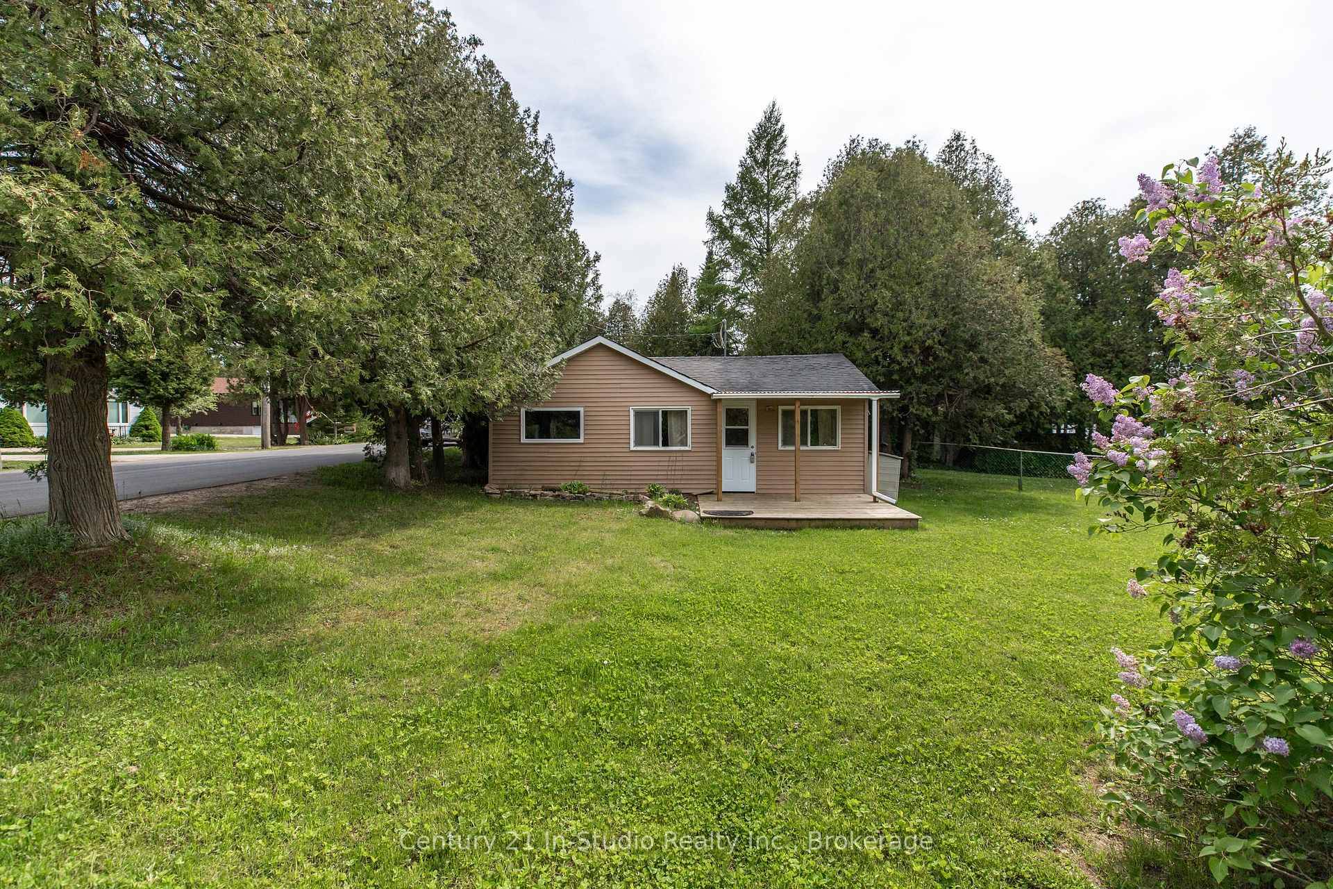 Nestled along the picturesque shores of Pike Bay, this charming 1 2 acre waterfront property presents a unique opportunity to own a 2 bedroom cottage with modern amenities and a ...