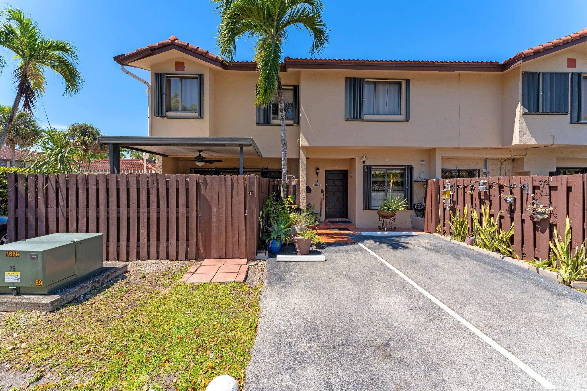 RARE FIND ! ! ! Step into this beautifully 3 bedroom, 2.