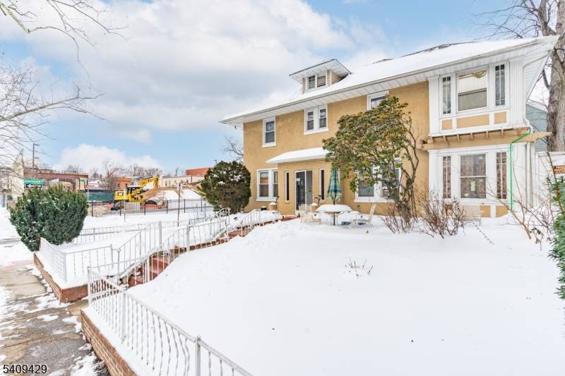 ABSOLUTELY MASSIVE one of a kind home minutes away from transit to NYC and EWR airport !