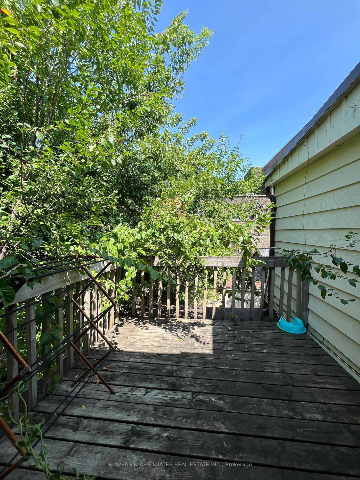 Discover this charming 500 sq.