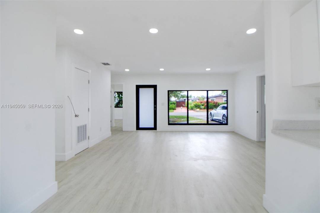 Welcome to 1640 NW 27th Ave, Fort Lauderdale !