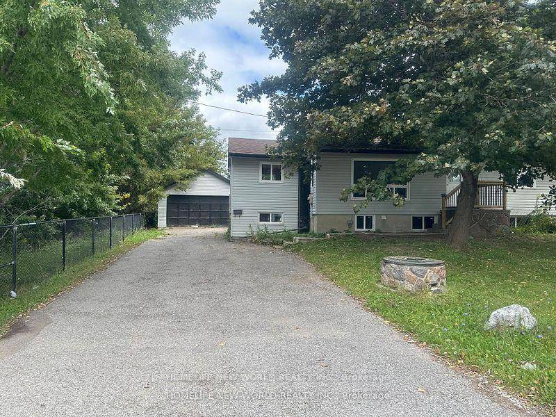 Located in the highly desirable Bayview and Wellington area, this property offers convenience and accessibility to everything you need.