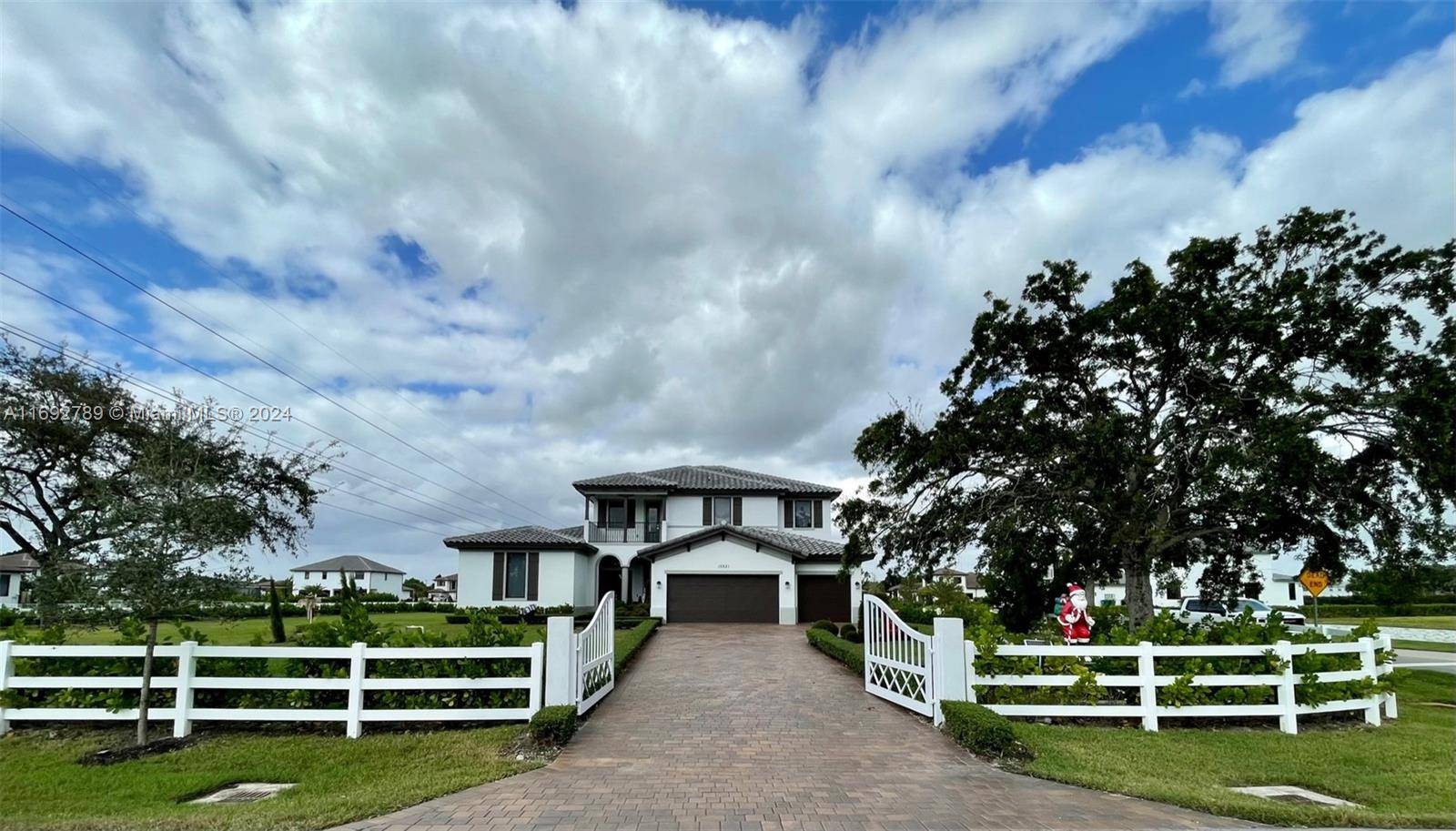 One Of Kind Centrally located 2023 Estate Attributes 5, 961 sq ft has 5 Bedrooms and 4.