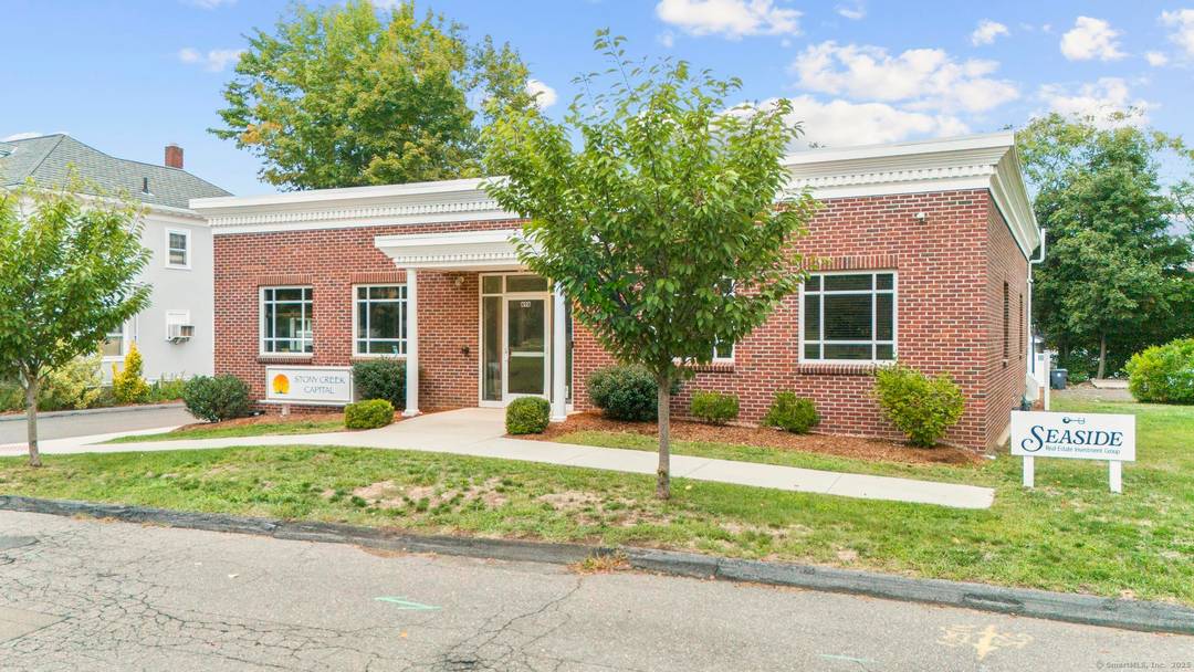 Prime Commercial Property in the Heart of Branford 698 Main St !